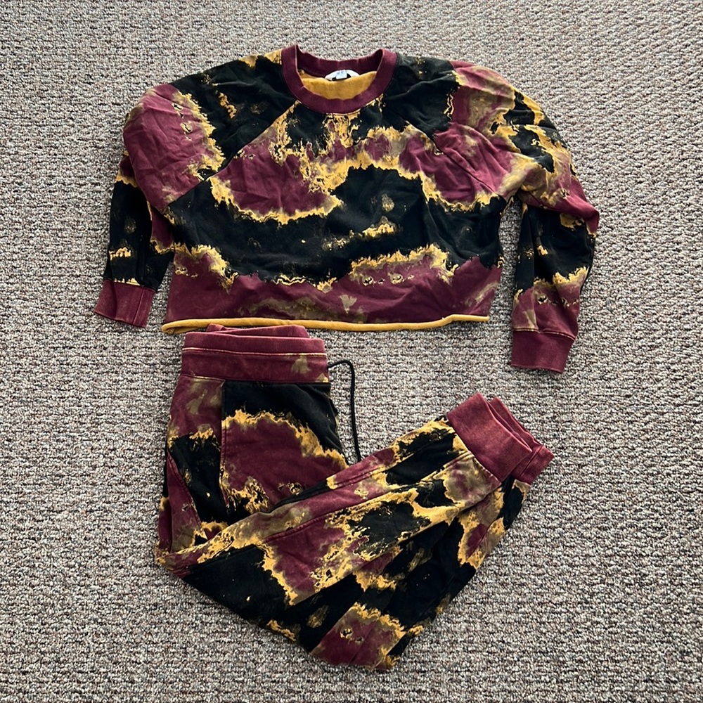 Joy lab size medium cropped pullover and size large joggers